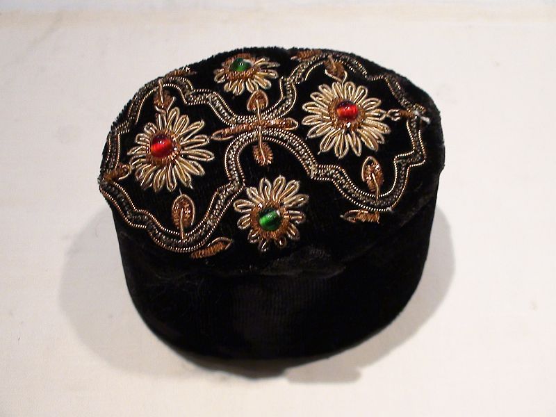 1057 Samt Box