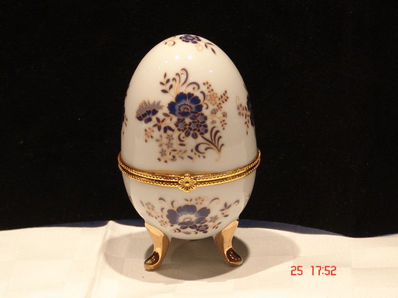 Porzellan Box ( Ei )