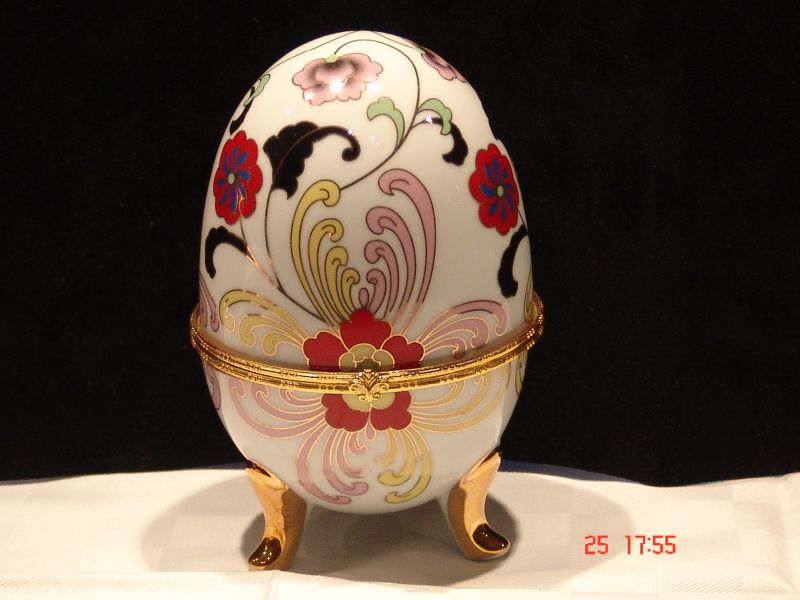 Porzellan Box ( Ei )