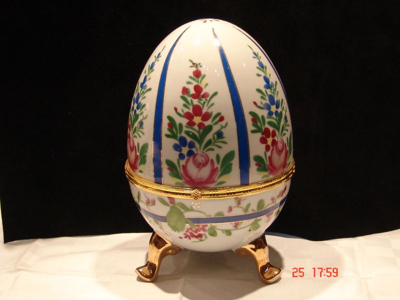 Porzellan Box ( Ei )